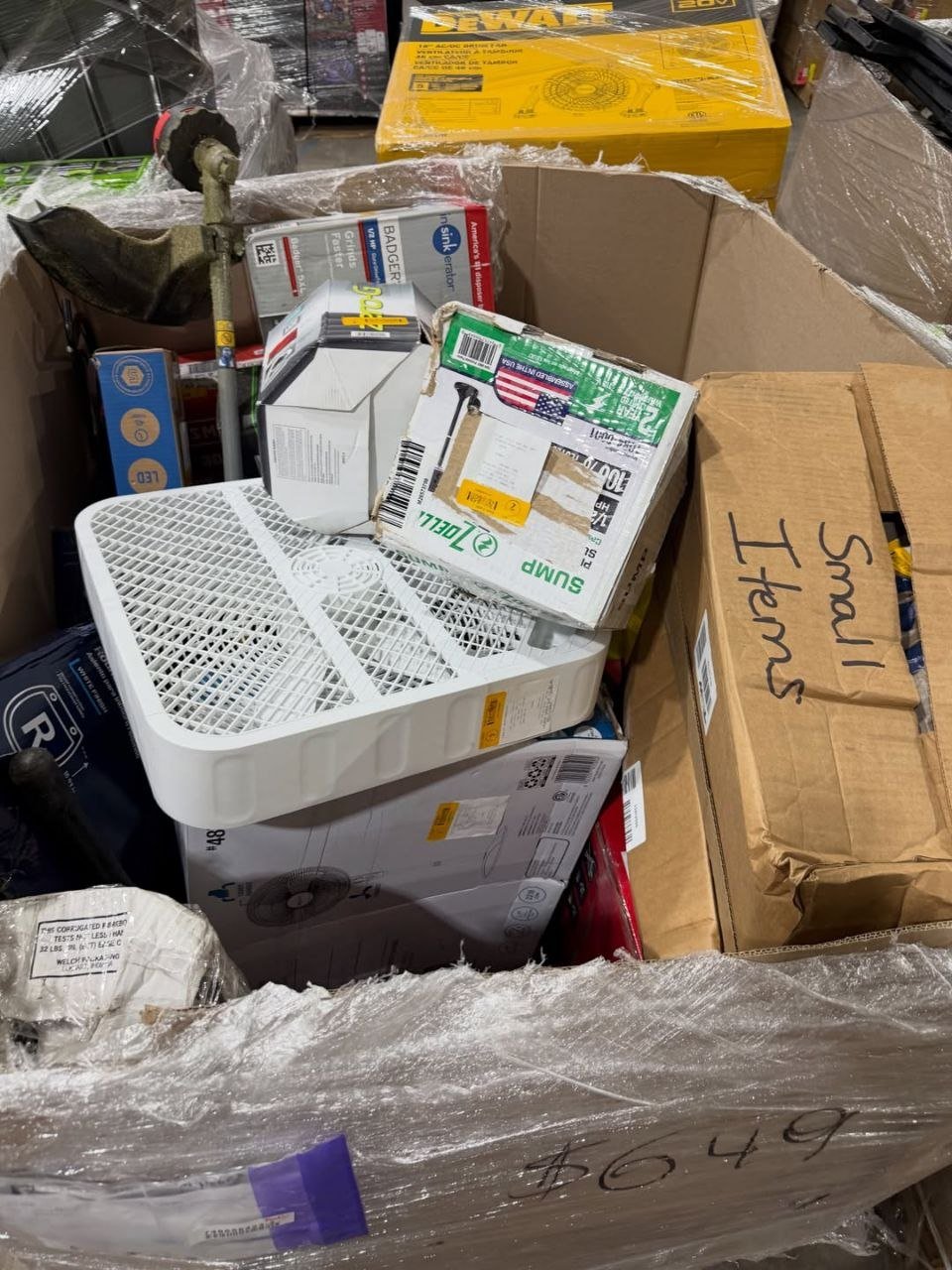 Mixed household goods in wholesale liquidation pallet box