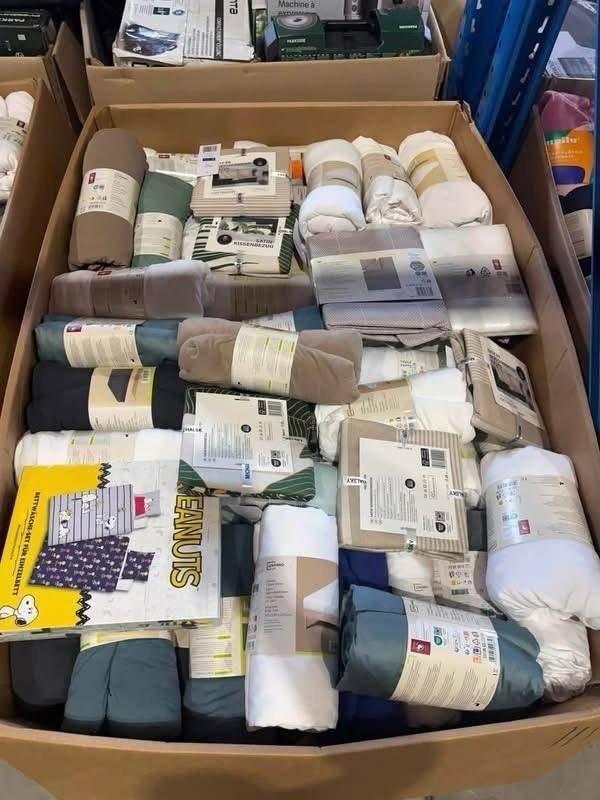Assorted wholesale packaged blankets towels and household bedding pallet